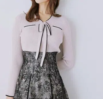 [새상품급] 바이컬러 보타이 리브 니트 JILL BY JILLSTUART