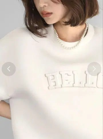 새상품급 ELFRANK 엠보싱 로고 종이상자 풀오버 화이트