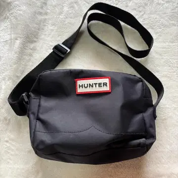 HUNTER 블랙 숄더백 사코슈
