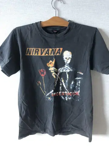 NIRVANA Incesticide T셔츠 블랙