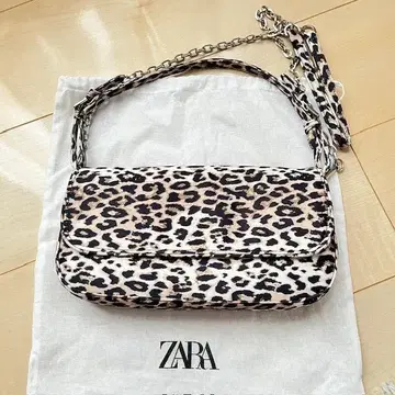 ZARA 레오파드 무늬 숄더백 미사용 새상품 자라 레오파드 무늬