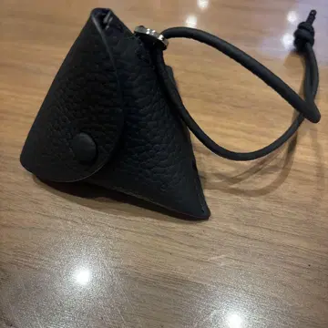 vasic 가죽 삼각형 소품함 참