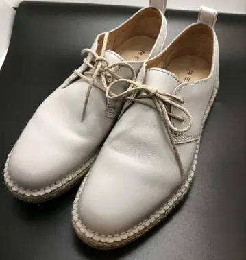 화이트 가죽 리갈 슈즈