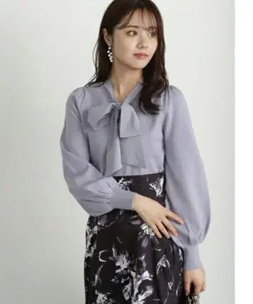 프로포션 바디 드레싱 보타이 니트 블루