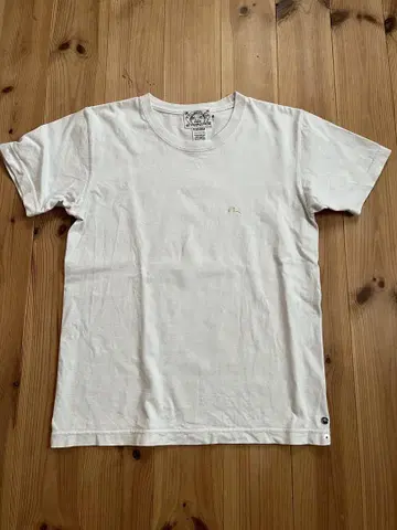 EVISU 화이트 T셔츠