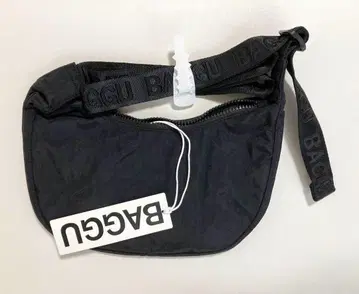 BAGGU 스몰 나일론 크레센트 백 블랙