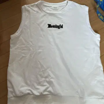 에고이스트 EGOIST Meaningful 자수 화이트 탱크탑