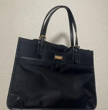 메메사와 비즈니스 백