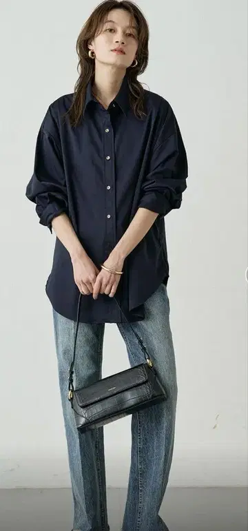 컨디션 최상 LOUNGEDRESS 새틴 BIG 셔츠