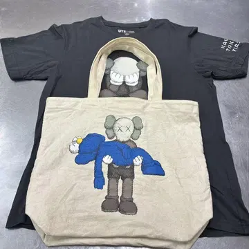 KAWS 자수 토트백 & T셔츠 세트