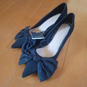 ZARA 블랙 리본 포함 펌프스