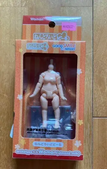 넨도로이드돌 우먼 여자 사람 여성 아몬드 밀크 새상품 인형 여아
