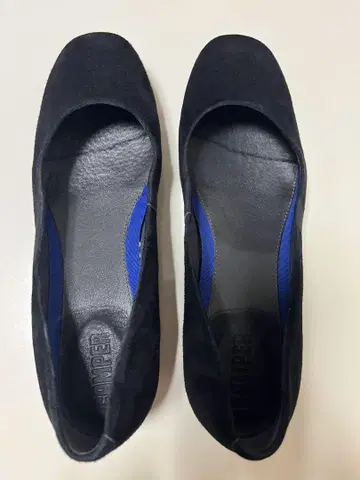 CAMPER 블랙 스웨이드 플랫슈즈