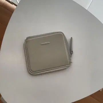 objcts.io Zip Wallet White Beige