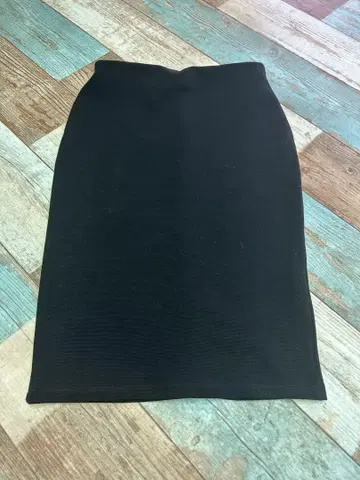 ZARA Trafaluc 블랙 타이트 스커트 무릎 기장