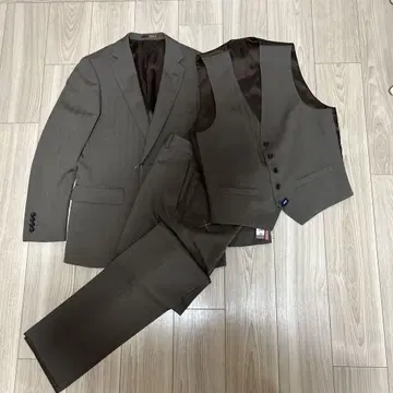 이유 있음 쓰리피스 다크 베이지 슬림 수트