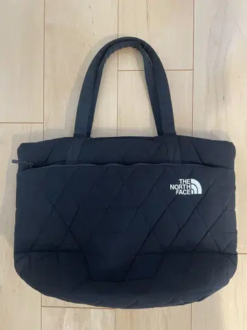 THE NORTH FACE 퀼팅 토트백 블랙