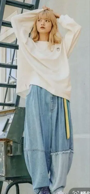 니코앤드 모드놈 리메이크풍 벌룬 데님 라이트 블루
