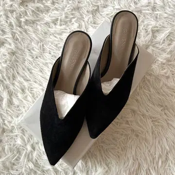 Loungdress GALENA V컷 뮬 23.5 스웨이드