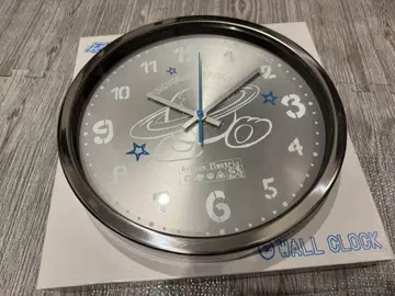 계속 한밤중이면 좋을 텐데. 벽시계