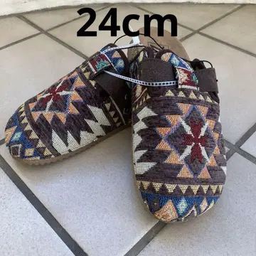 더티 랜드리 7(24cm) 자카드 사보 샌들 자수 매그놀리아
