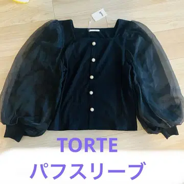 TORTTE 블랙 퍼프 슬리브 상의