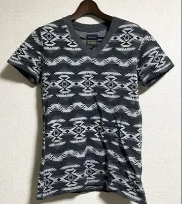 1piu1uguale3 x PENDLETON V넥 티셔츠