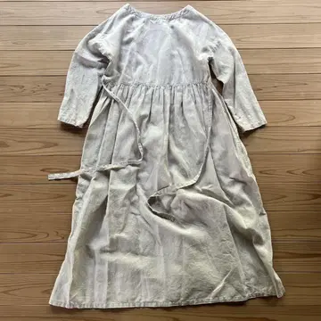 네스트로브 원피스