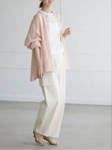 새상품급 핑크 라미 개더 셔츠 SLOBE IENA