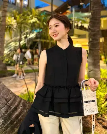 메종에쉘 린넨라이크 페플럼 블라우스 블랙
