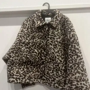 ZARA 레오파드 무늬 코트