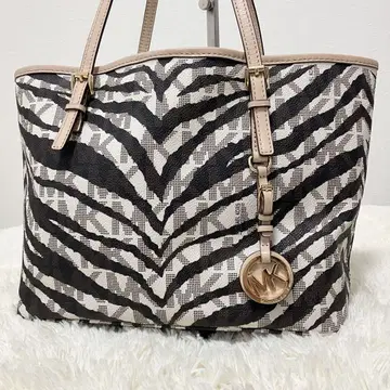 MICHAEL KORS 마이클코어스 토트백 제브라