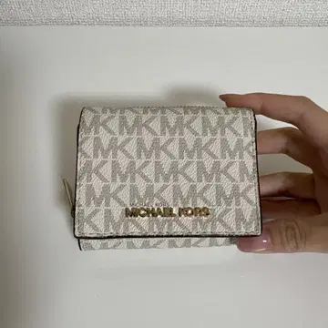 MICHAEL KORS 3단 폴더형 지갑 베이지 계열