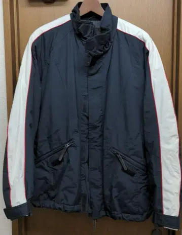 꼼사데모드멘 나일론 셋업 스키웨어?