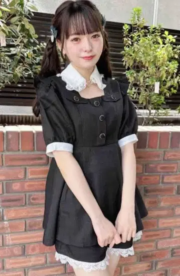 ROJITA 레이스 스칼라 어깨 프릴 셋업 (블랙)
