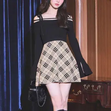 미셸 마카롱 체크 니트 플레어 원피스