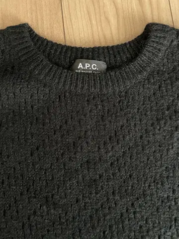A.P.C. 긴팔 스웨터 블랙 M 사이즈
