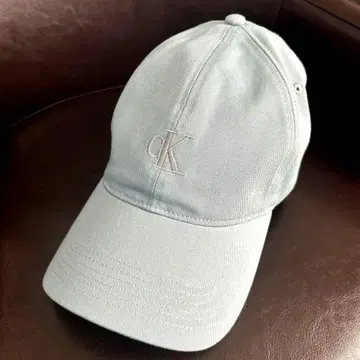 캘빈클라인 CALVIN KLEIN 스몰 모노그램 로고 캡