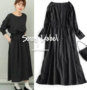 어반 리서치 서니 라벨 허리 리본 도트 맥시 길이 원피스 블랙