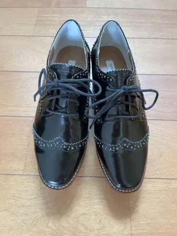 UNITED ARROWS 스터드 장식 블랙 신발 36