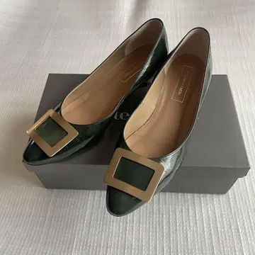 오데뜨 앤 오딜 에나멜 펌프스 23cm