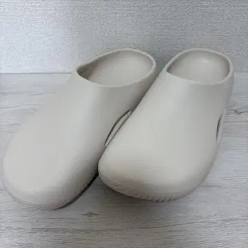 crocs 멜로우 리커버리 글로그