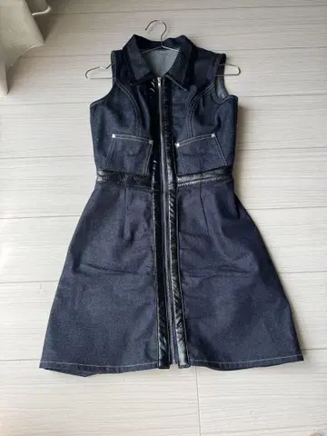 다크 블루 데님 슬리브리스 원피스