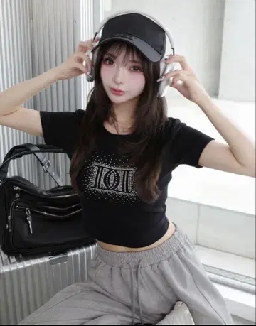 새상품 Darich 샤이니 DD 로고 컴팩트 T셔츠 블랙
