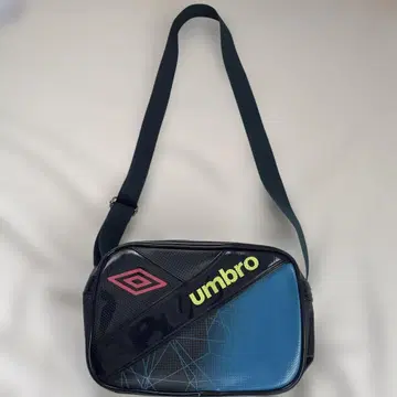 Umbro 숄더백 파랑/블랙 기하학 패턴