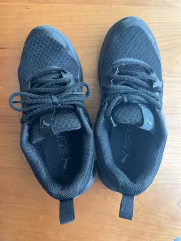 PUMA 블랙 스니커즈