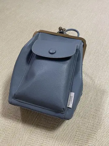 스카이블루 숄더백