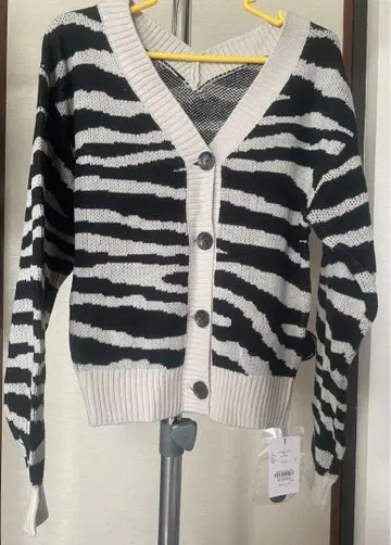 LIP SERVICE 제브라 패턴 니트 스웨터 가디건