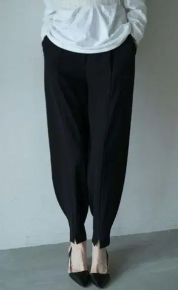 클라네 SLIT HEM BALLOON PANTS 슬릿헴 벌룬 팬츠
