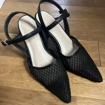 블랙 메쉬 소재 스틸레토 하이힐 VIVAN